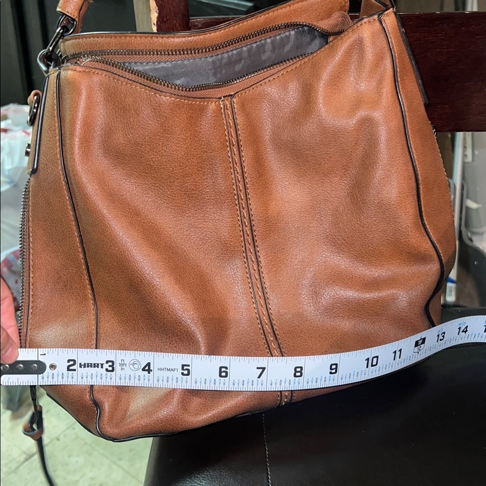Chic Tan Leather Hobo Bag - Picture 5 of 9